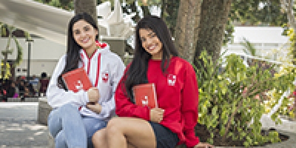 Programa acad&eacute;mico de Comercio Exterior recibe visita de pares evaluadores