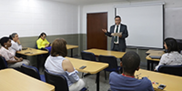 Entrega de oficinas nuevas a profesores de la Facultad