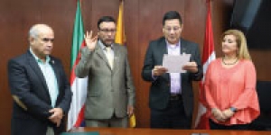 Nuevo decano de la Facultad de Administraci&oacute;n tom&oacute; posesi&oacute;n de su cargo