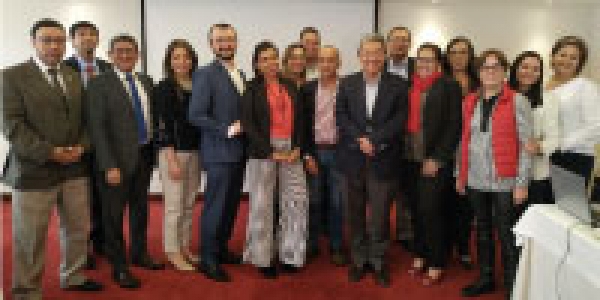 Profesor Ruben Echeverri recibi&oacute; reconocimiento por liderazgo en la presidencia de ASCOLFA