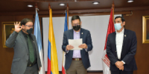 Se posesion&oacute; Decano de la Facultad de Ciencias de la Administraci&oacute;n