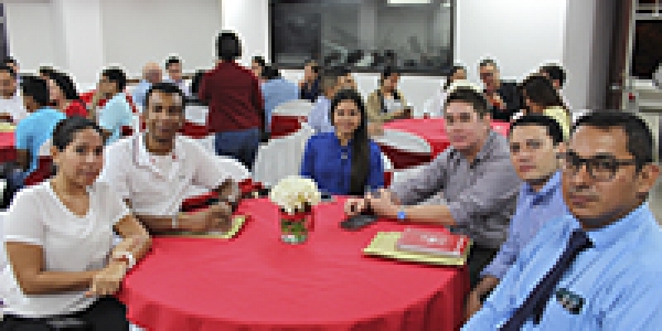 Recepci&oacute;n a estudiantes de posgrados en Administraci&oacute;n