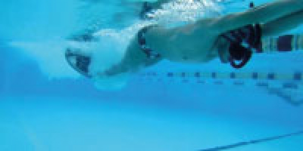 Estudiante de Administraci&oacute;n sobresale en la disciplina de Nataci&oacute;n con Aletas