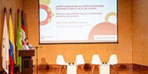 Profesor de Univalle present&oacute; ponencia sobre oferta exportable sostenible del Valle del Cauca