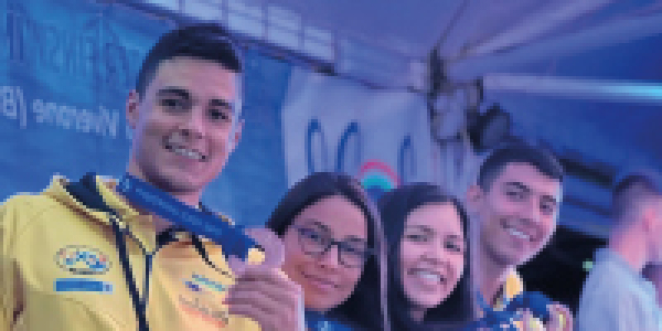 Estudiantes de Comercio Exterior obtuvieron bronce en campeonato mundial de aguas abiertas