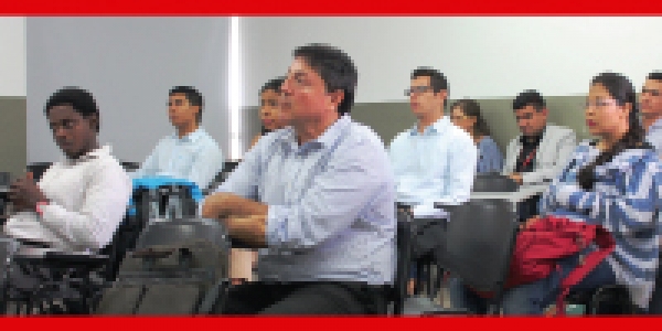 Estudiantes de Administraci&oacute;n se preparan para afrontar la vida laboral