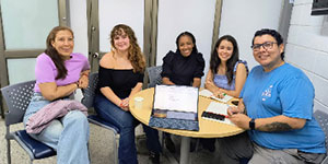 Profesoras internacionales refuerzan el aprendizaje de idiomas en la  Facultad de Ciencias de la Administraci&oacute;n