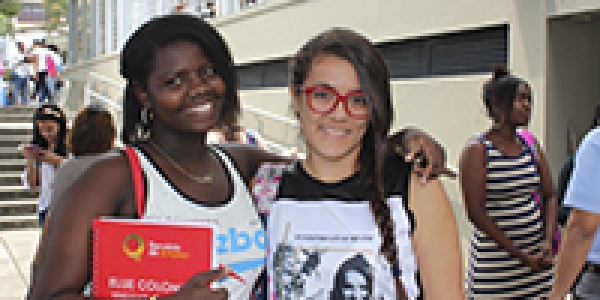 Estudiantes de Sede Pac&iacute;fico visitan la Facultad