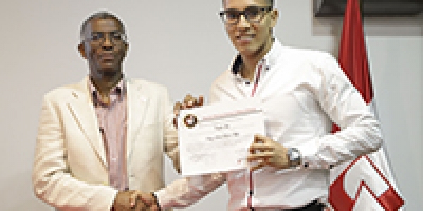 Estudiantes de Comercio Exterior fueron exaltados en ceremonia de est&iacute;mulos acad&eacute;micos